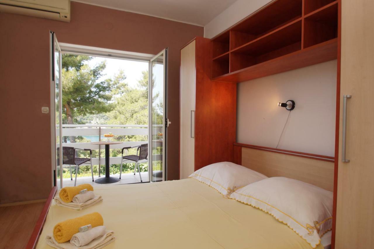 Vita Apartments Zrnovo Exteriör bild