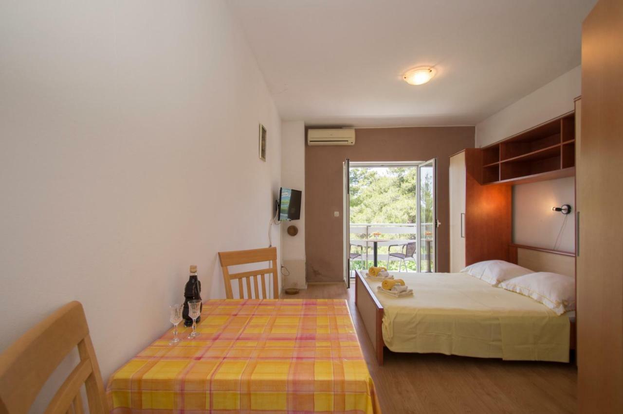 Vita Apartments Zrnovo Exteriör bild