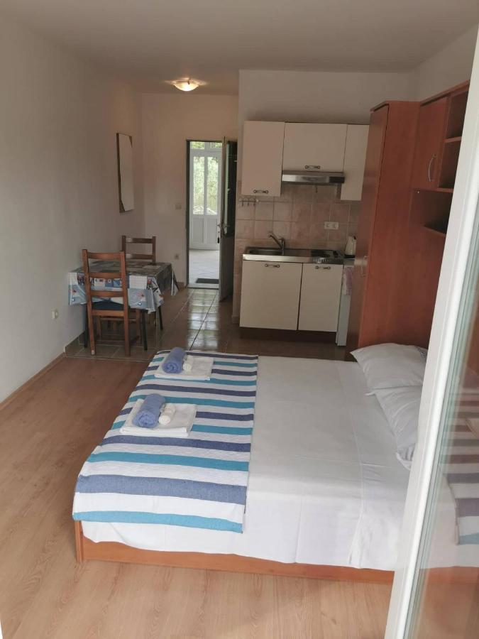 Vita Apartments Zrnovo Exteriör bild